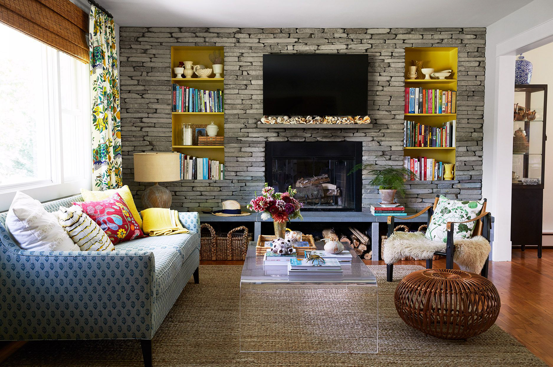 The Glowing Centerpiece: A Chandelier Above the Kitchen Table